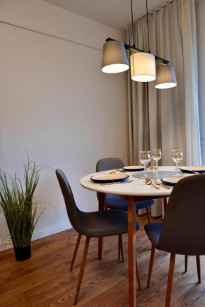 Coresi, 2 Camere, sleeps 6 Large Private Garden Apartment pets welcome